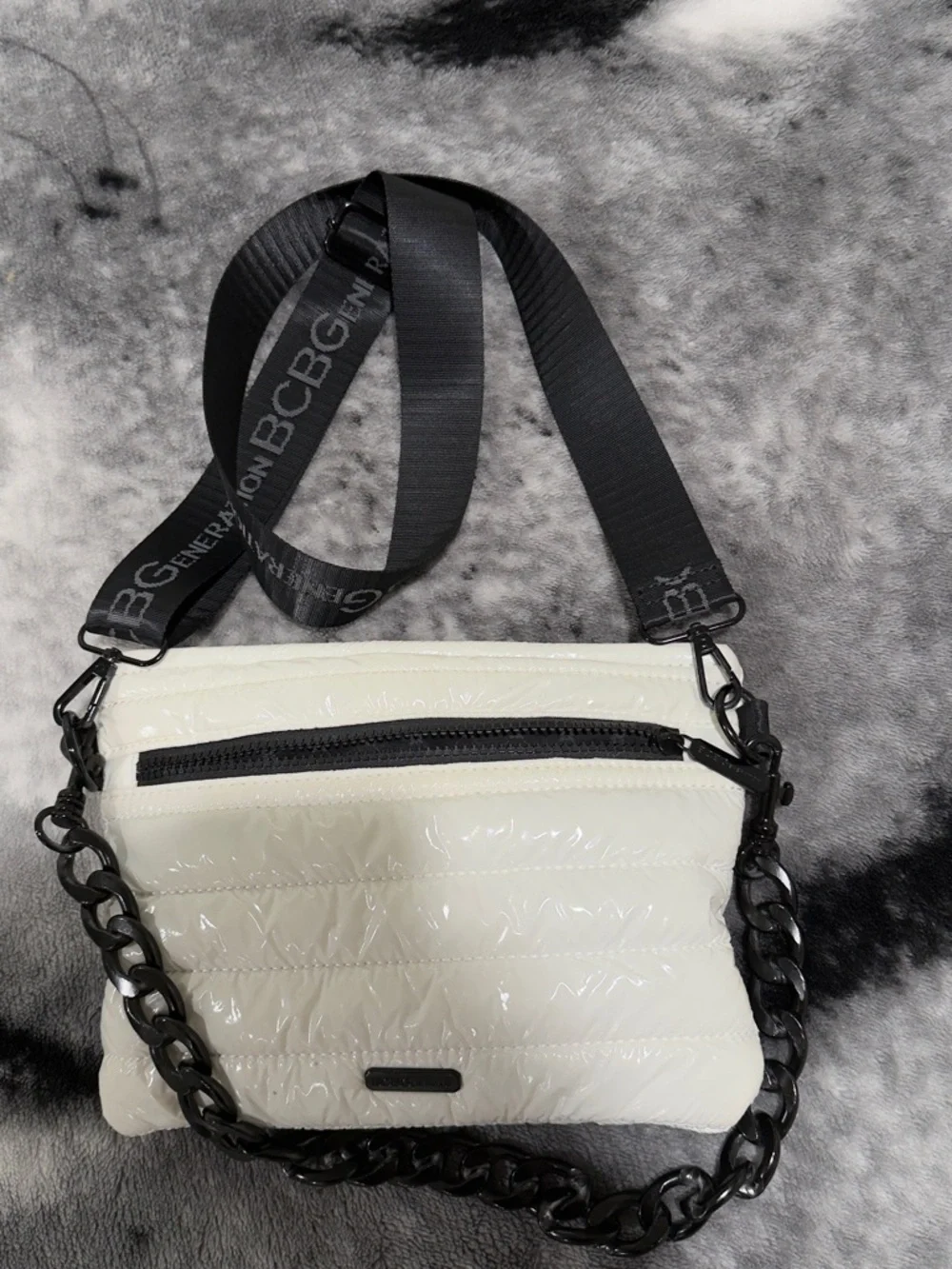 BCBGeneration White Quilted Crossbody Bag with Black Chain and Logo Strap - Picture 11 of 13